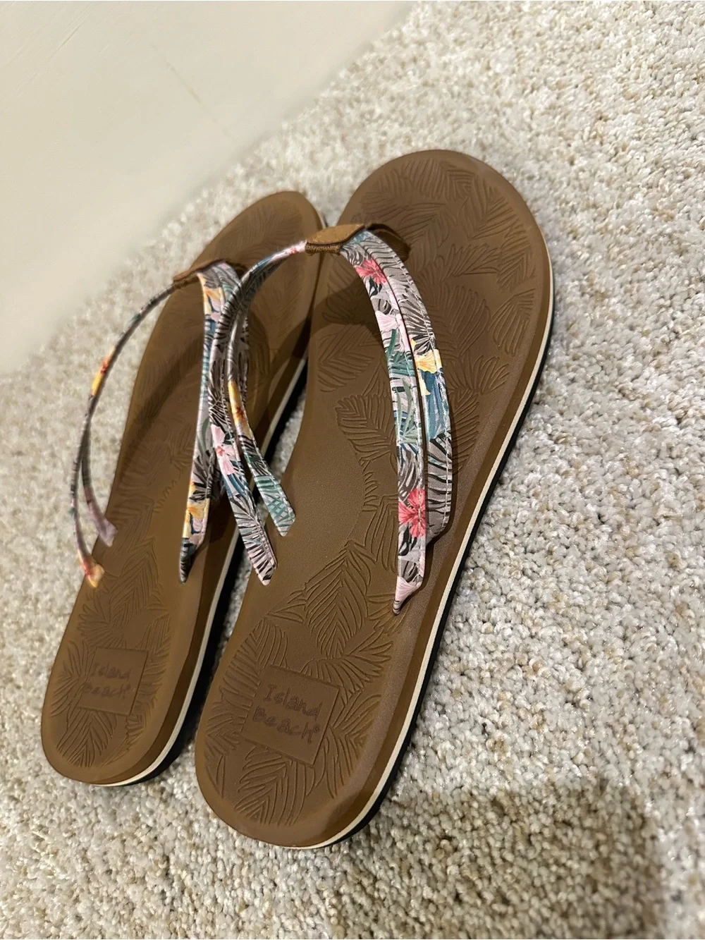 Island Beach Women's Brown Floral Strap Flip Flops - Picture 2 of 5